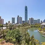 Surfers Plaza Resort 2 Bedroom Apartment With View