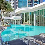 Legends Hotel Units With Panoramic Ocean Views In Surfers Paradise