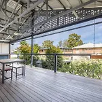 Beachside Cheerful 5 Bedroom Home