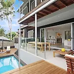 Large Tugun Modern House Minutes To The Beach