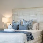 Seaclusion 5 Bed Waterfront, Sleeps 12