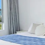 \'Aqua La Vista\' A Dreamy Coastal Escape By The Beach