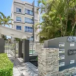 \'Aqua La Vista\' A Dreamy Coastal Escape By The Beach