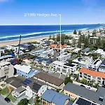 Ground Floor 2-Bed Mermaid Beach Pad With Parking
