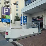 Sea Views, 150 Mtrs To Surfers Beach, Ideal Location For Surfers Paradise