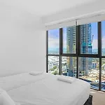 Convenient Located 2 Bedroom Apartment Next To Casino