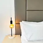Core Beachfront 2 Bedrooms Apartment By Gold Coast Premium