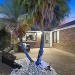 Paradise Retreat Resort Home With Waterfall & Pool On 2000M2