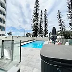 Seacrest, Surfers Beach Front 15A