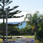 La Costa Beachside Motel