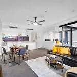 Converted Two Bedroom Apartment - No Parking - Hinterland View - Circle On Cavill - Self Contained, Privately Managed