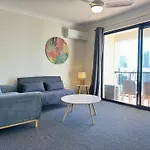 Chevron Palms By Gold Coast Premium