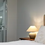 Poinsettia Beach Broadwater Retreat