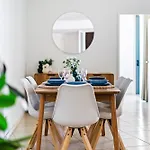 Wings Apartments - Qstay