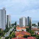 Luxe Living With Ocean View 3 Beds Parking