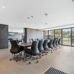 5-Star Highfloor Oceanview Dream Home In Paradise