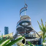 Freshly Renovated Modern Waterfront 1 Bedroom Unit