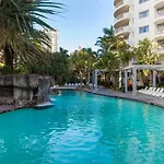 Surfers Paradise - Huge Family Apartment