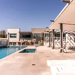Pavilion Palm Beach, Vibrant Cafs Beach & Dining