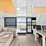 Coomera Houseboats