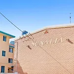 Sunalia - Dual-Storey Chic On Chevron Island