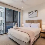 Hemingway Palm Beach - Premium Oceanview Apartments By Burleigh Letting