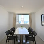 Oceanview Located In The Heart Of Surfers - Self Contained, Privately Managed Apartments