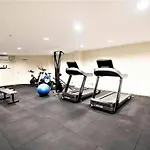Oceanview Located In The Heart Of Surfers - Self Contained, Privately Managed Apartments