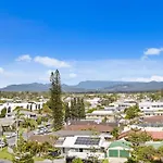 Palm Beach Luxury Apartment With Hinterland Views