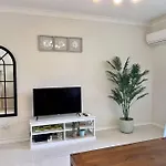 Renovated Beachside 1Br Apartment
