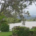 Waterfront House In Currumbin