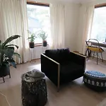 Waterfront House In Currumbin