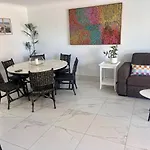 Beautiful Broadbeach Living!