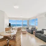Oceanside Resort - Absolute Beachfront Apartments