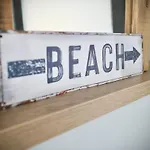 Newly Renovated, Walk To Beach, Jump In Pool