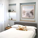 Newly Renovated, Walk To Beach, Jump In Pool