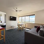 Tiki Hotel Apartments Surfers Paradise