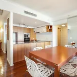Chevron Renaissance | High Floor Ocean View Apartments By Gold Coast Holidays