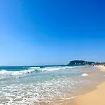 Palm Beach Retreat With Pool & Bbq