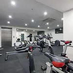Spacious 2 Bedroom Apartment In Paradise
