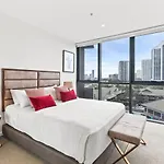 Spacious 2 Bedroom Apartment In Paradise