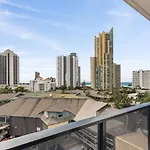 Spacious 2 Bedroom Apartment In Paradise