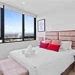 High Level 1 Bedroom Apartment In Paradise