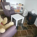Homestay On The Hill - Close To Theme Parks