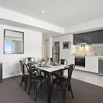 H Residences - Qstay