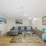 Kirra Beachside