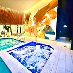 Star Residences Tower - Statement Vogue Themed Apartment
