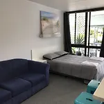 Mermaid Beach At Nobbys Motel