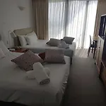 Surfers Legends Private Apartments