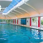 Chevron Renaissance Apartments And Sub Penthouses - We Accommodate